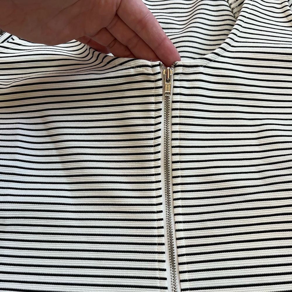 NWT Striped Bodycon Contoured Zip Back Dress - Picture 6 of 9